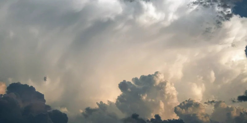 photo-1557873401-8839800f954b-3fec90c9